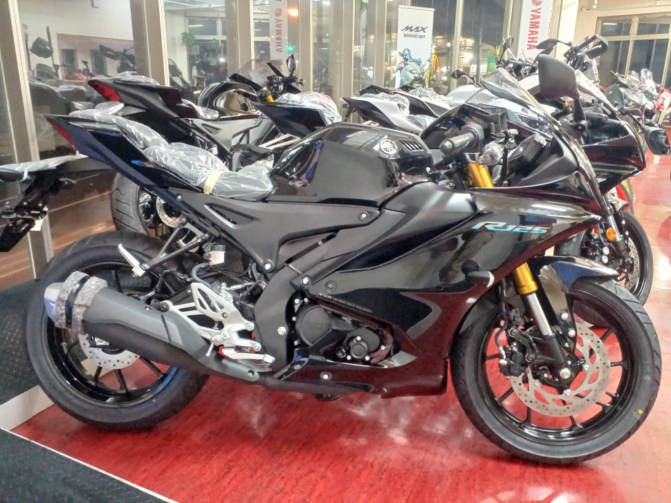 YZF-R125 ブラック 2023 (1)