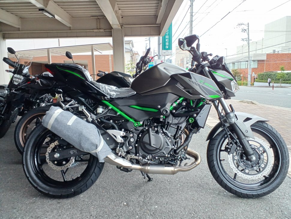 Z250 ブラック 2023 (1)