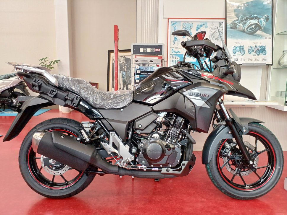 V-Strom250 ブラック 2024 (1)